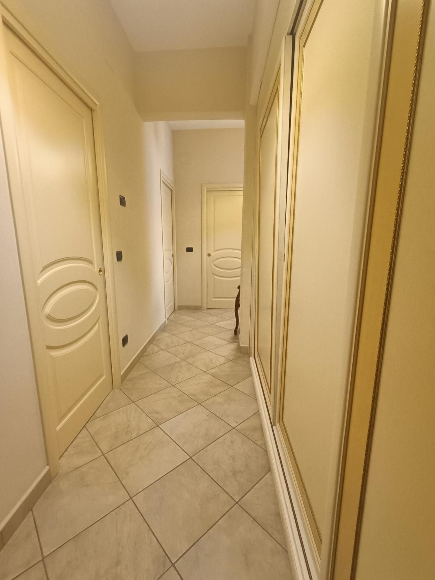 Central Apartment 卡斯特拉玛雷帝斯达比亚 外观 照片
